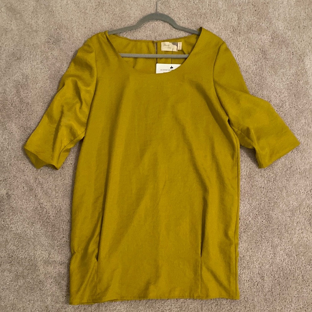 Elizabeth and James yellow dress!!!